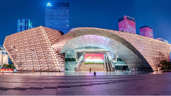 樓體燈光亮化，讓城市夜景更美、更亮